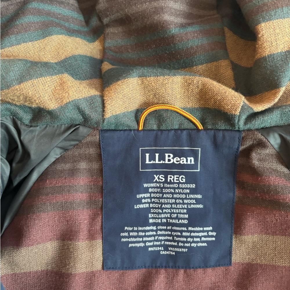 L.L. Bean Women’s Navy Raincoat with Striped Flannel Lining - Picture 4 of 4